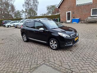 Coche accidentado Peugeot 2008 1.2 vti  82pk pano automaat navi 2014/7