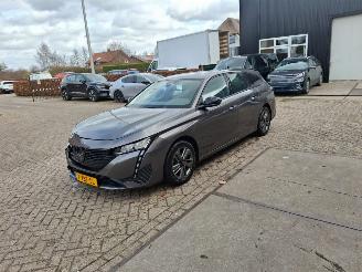 krockskadad bil auto Peugeot 308 1.2 96kw active  navi  clima 2023/9