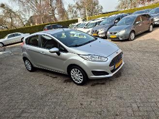 krockskadad bil auto Ford Fiesta 1.0i  airco 5drs navi 2016/2