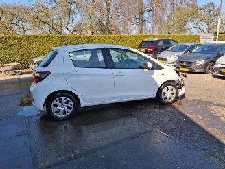 Toyota Yaris 1.5 hybrid  clima    navi picture 12