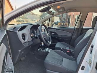 Toyota Yaris 1.5 hybrid  clima    navi picture 9