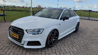 skadebil auto Audi A3 1.5 tfsi  s line  150pk pano 2018/7