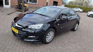 Opel Astra 1.4i automaat    navi 140pk picture 4