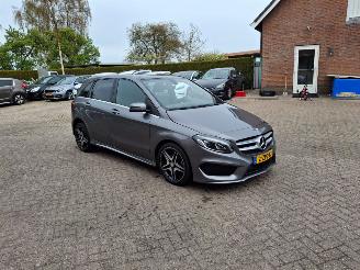 krockskadad bil auto Mercedes B-klasse 180 1.6i  90kw pano navi 2015/2