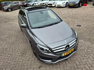 Mercedes B-klasse 180 1.6i  90kw pano navi picture 5