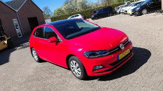 krockskadad bil auto Volkswagen Polo 1.0 tsi  70kw   pano navi 2020/11