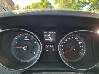 Hyundai I-30 1.6i  135pk  clima picture 7