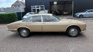 Jaguar XJ 4.2  245pk airco picture 7