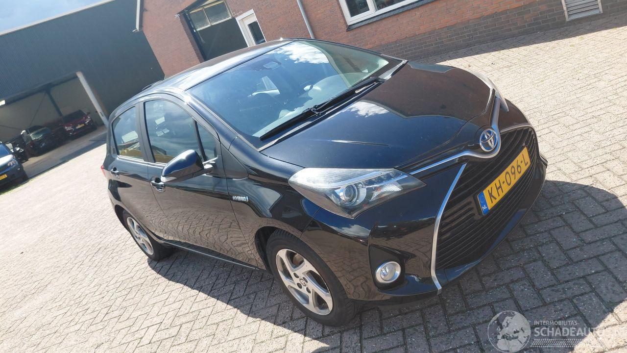 Toyota Yaris 1.5 hybrid  navi clima
