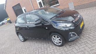 damaged passenger cars Peugeot 108 1.0 vti allure  airco    lmv 2020/7