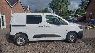 Peugeot Partner 1.2i  110pk navi airco picture 4