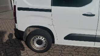 Peugeot Partner 1.2i  110pk navi airco picture 3