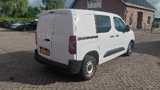 Peugeot Partner 1.2i  110pk navi airco picture 5