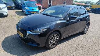 Schadeauto Mazda 2 1.5i  90pk   airco navi 2020/2