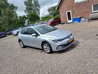 krockskadad bil auto Volkswagen Golf 1.0 hybrid  110pk automaat navi 2023/4