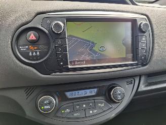Toyota Yaris 1.5 hybrid navi  clima picture 10