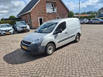 Avarii auto utilitare Peugeot Partner 1.6 hdi  75pk  airco 2017/6