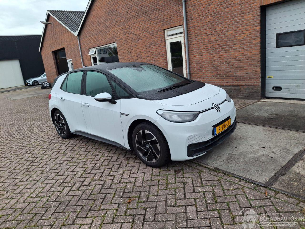 Volkswagen ID.3 pro  58kwh    150kw navi
