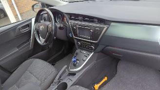 Toyota Auris 1.8 hybrid   73kw pano  navi clima picture 7