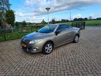 Vaurioauto  passenger cars Renault Mégane 1.4 tce  96kw navi clima 2010/5