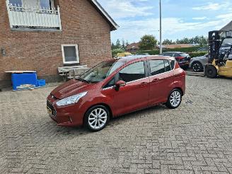 Vrakbiler auto Ford B-Max 1.0i   74kw  navi clim 2017/4