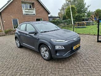 krockskadad bil auto Hyundai Kona 64kw accu    204pk navi clima 2020/12