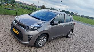 škoda osobní automobily Kia Picanto 1.0 cvvt navigator plus line    airco 2018/3