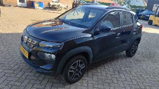krockskadad bil auto Dacia Spring 45pk   navi 2022/12