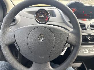 Renault Twingo 1.2-16V AUTOMAAT DYNAMIQUE LICHTE SCHADE! BOUWJAAR 2011 picture 9