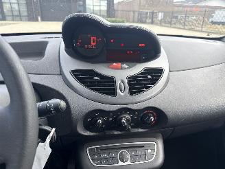Renault Twingo 1.2-16V AUTOMAAT DYNAMIQUE LICHTE SCHADE! BOUWJAAR 2011 picture 10