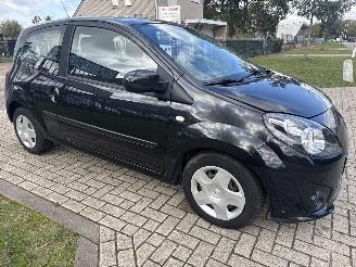 Renault Twingo 1.2-16V AUTOMAAT DYNAMIQUE LICHTE SCHADE! BOUWJAAR 2011 picture 4
