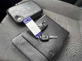 Volkswagen Up! 1.0 BLEUMOTION PARKEERSCHADE! BOUWJAAR 2016  3600 EURO VAST picture 14