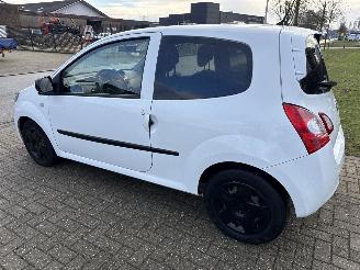 Renault Twingo 1.2-16V COLLECTION AIRCO LICHTE SCHADE! 68540 KM 2013 3100 EURO picture 2