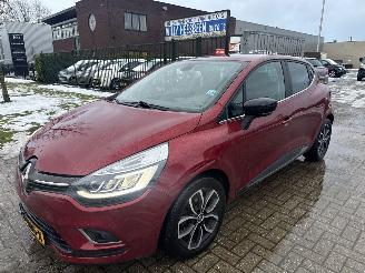  Renault Clio 0.9 TCE ICONIC LICHTE RIJDBARE SCHADE! BOUWJAAR 2017 6750 EURO 2017/3