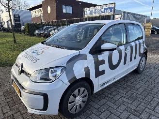 uszkodzony samochody osobowe Volkswagen Up! 1.0 UP! COMPLETE UITVOERING RIJDBAAR BOUWJAAR 2020 4999 VAST 2020/11