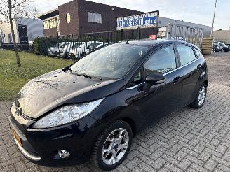krockskadad bil auto Ford Fiesta 1.25 TITANIUM SCHROEFSCHADE! BOUWJAAR 2012 132790KM 2400 EURO 2012/4