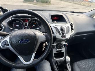 Ford Fiesta 1.25 TITANIUM SCHROEFSCHADE! BOUWJAAR 2012 132790KM 2400 EURO picture 13