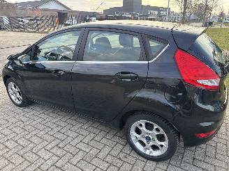Ford Fiesta 1.25 TITANIUM SCHROEFSCHADE! BOUWJAAR 2012 132790KM 2400 EURO picture 2