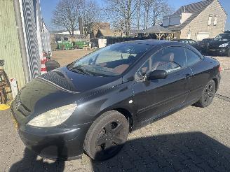 skadebil auto Peugeot 307 307 CC 2.0-16V KOPPELING KAPOT BOUWJAAR 2005  899 EURO VAST 2005/6