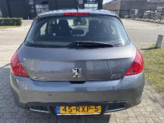 Peugeot 308 1.6 VTI NAVI LICHTE SCHADE! BOUWJAAR 2011 199000KM  1500 EURO picture 3
