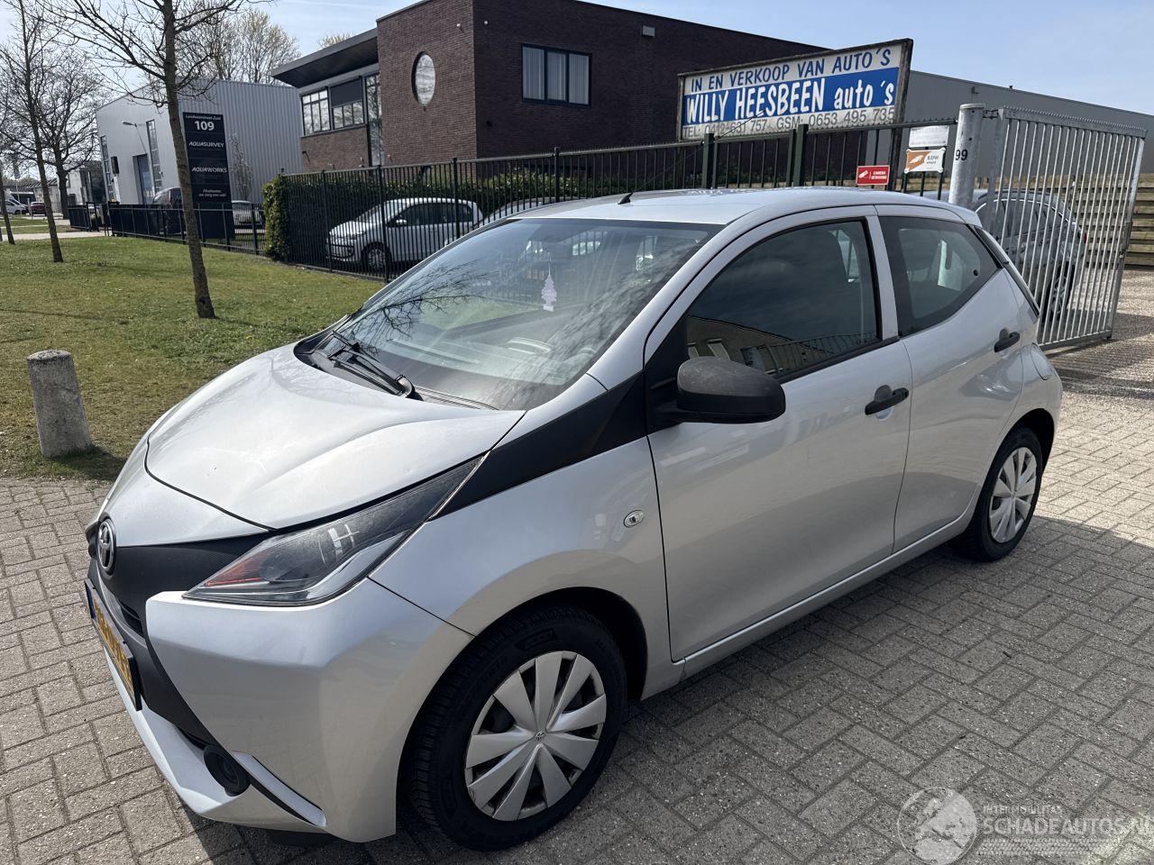 Toyota Aygo 1.0 VVT-iX-FUN LICHTE SCHADE! BOUWJAAR 2017 122000KM 4999 EURO