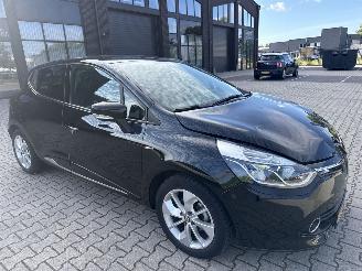 Renault Clio 1.2 COLLECTION 66297 KM LICHTE SCHADE BOUWJAAR 2016 5600 EURO picture 5