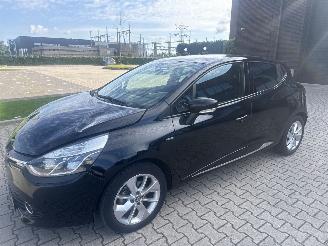 Renault Clio 1.2 COLLECTION 66297 KM LICHTE SCHADE BOUWJAAR 2016 5600 EURO 2016/2