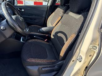 Renault Captur 0.9 INTENS LICHTE SCHADE! BOUWJAAR 2017 2e EIGENAAR 6200 EURO picture 9