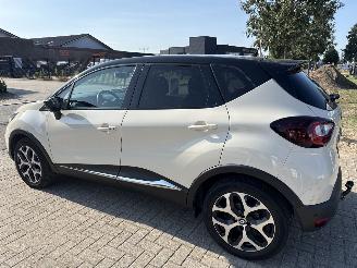 Renault Captur 0.9 INTENS LICHTE SCHADE! BOUWJAAR 2017 2e EIGENAAR 6200 EURO picture 2