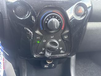 Citroën C1 1.0 VTi FEEL BUMPER SCHADE! BOUWJAAR 2019  4875 EURO VAST picture 10