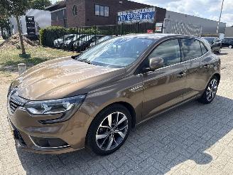 skadebil auto Renault Mégane 1.2  TCe BOSE  137380 KM RIJDBAAR! BOUWJAAR 2016  4999 EURO 2016/9