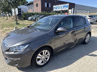 Unfallwagen Peugeot 308 1.2 PURE TECH EXECUTIVE LICHTE SCHADE! BOUWJAAR 2016 3999 EURO 2016/9