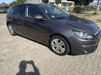 Peugeot 308 1.2 PURE TECH EXECUTIVE LICHTE SCHADE! BOUWJAAR 2016 3999 EURO picture 6