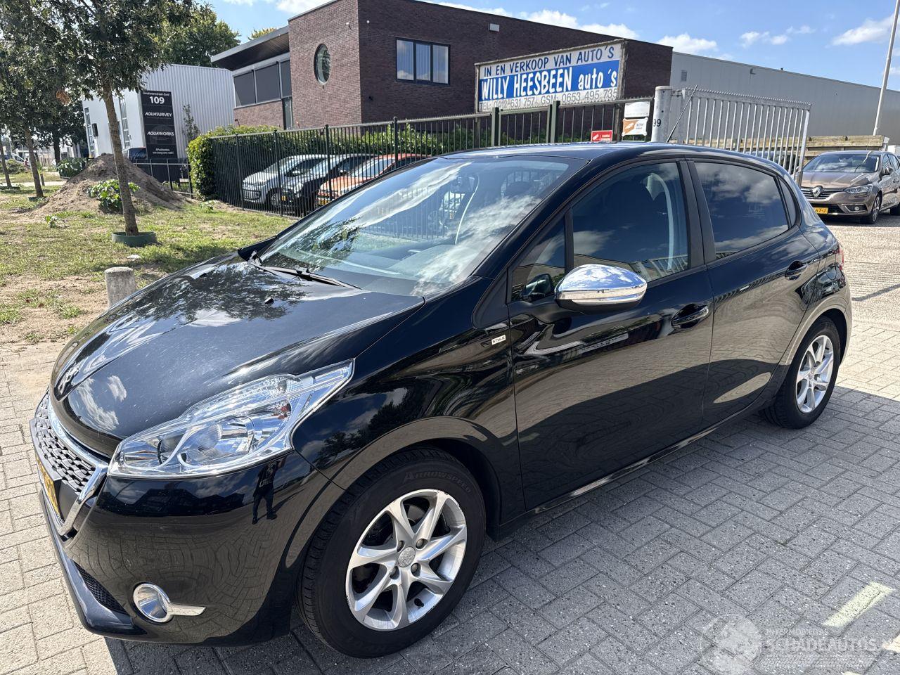 Peugeot 208 1.2 PURETECH STYLE LICHTE SCHADE! 99065 NAP 2015  2850 EURO
